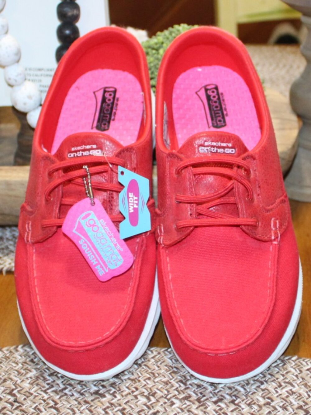 NWT Skechers on the go Flex Radiant slip-on boat sneaker 9 1/2 Wide CUTE/FUN